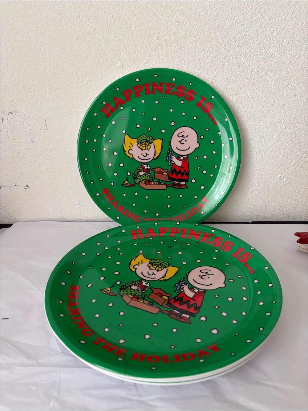 Peanuts Green Holiday 'Happiness Is...' Party Plates - Set of 9 with tag